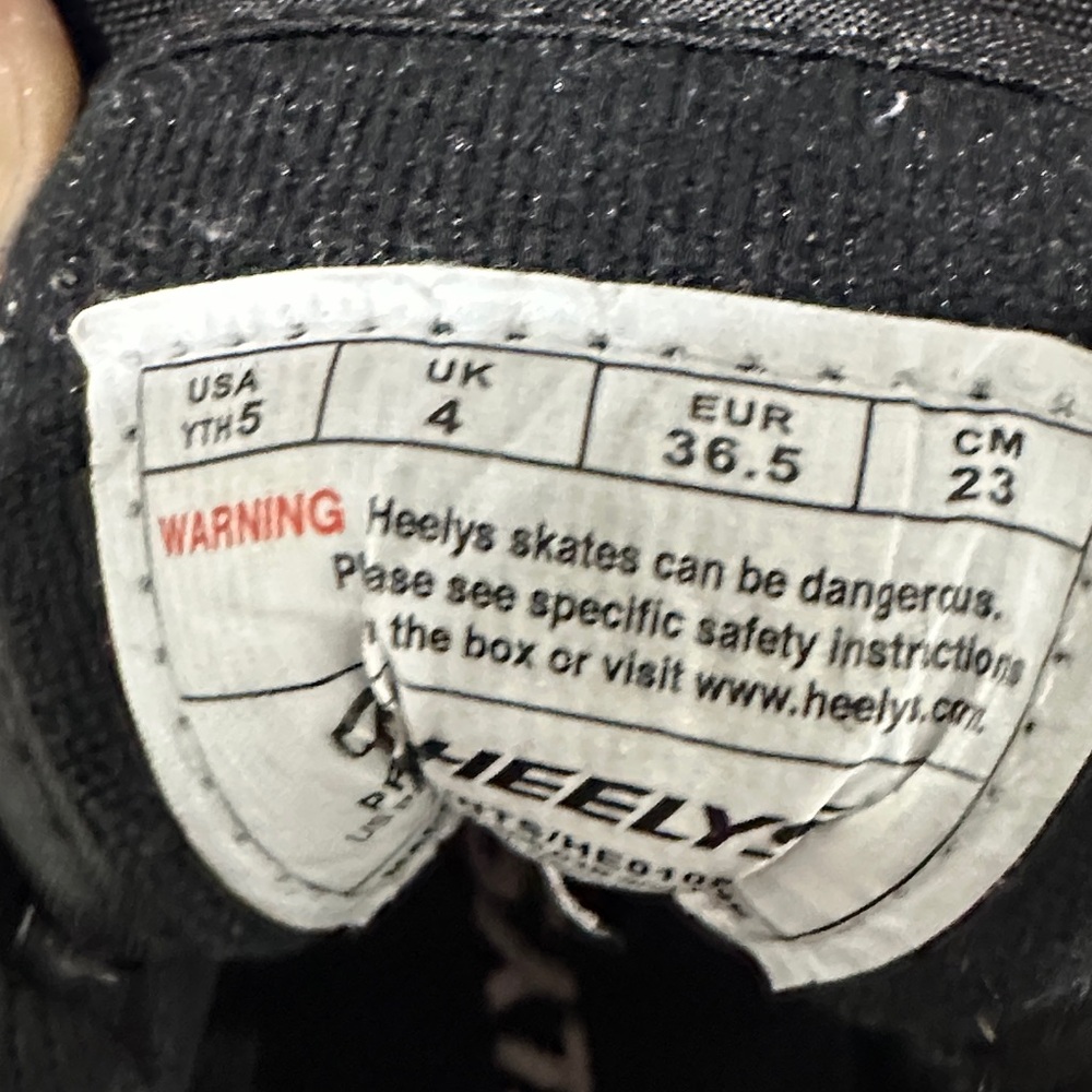 Heelys Black and White Skate Shoes with Wheels 5Y - Picture 7 of 7